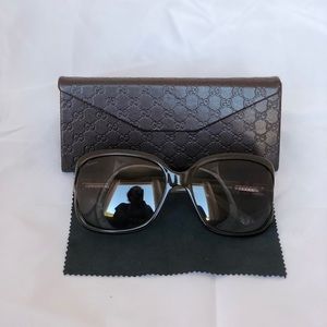 Gucci Green UV Protection Oversized Sunglasses